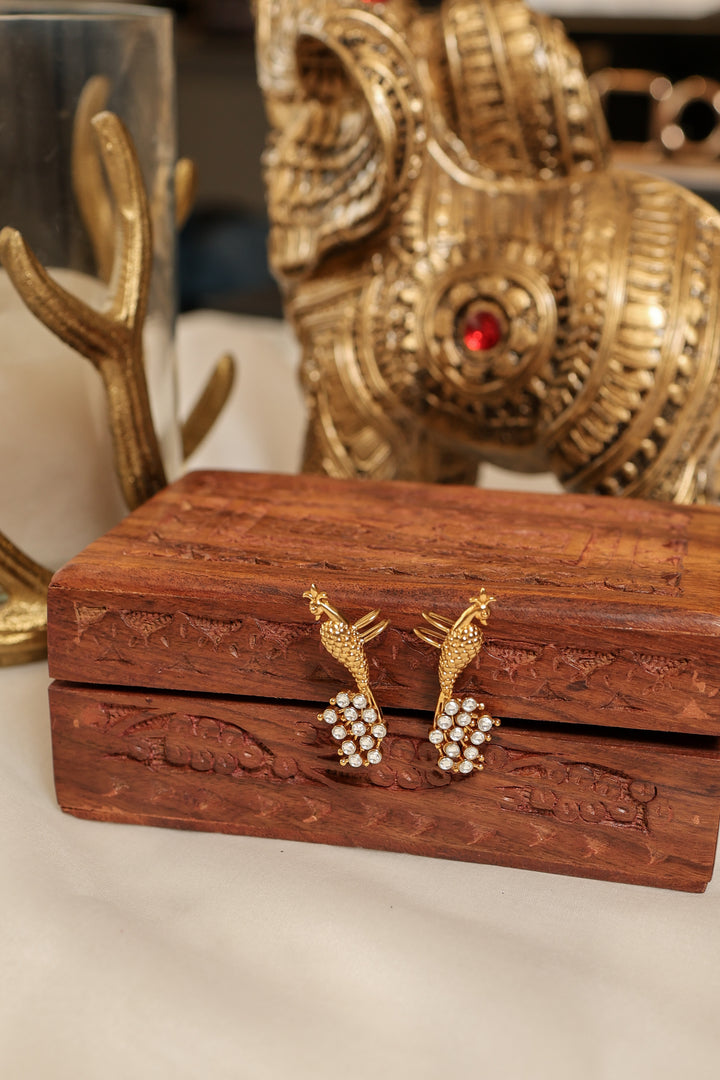 Mayil Cuff