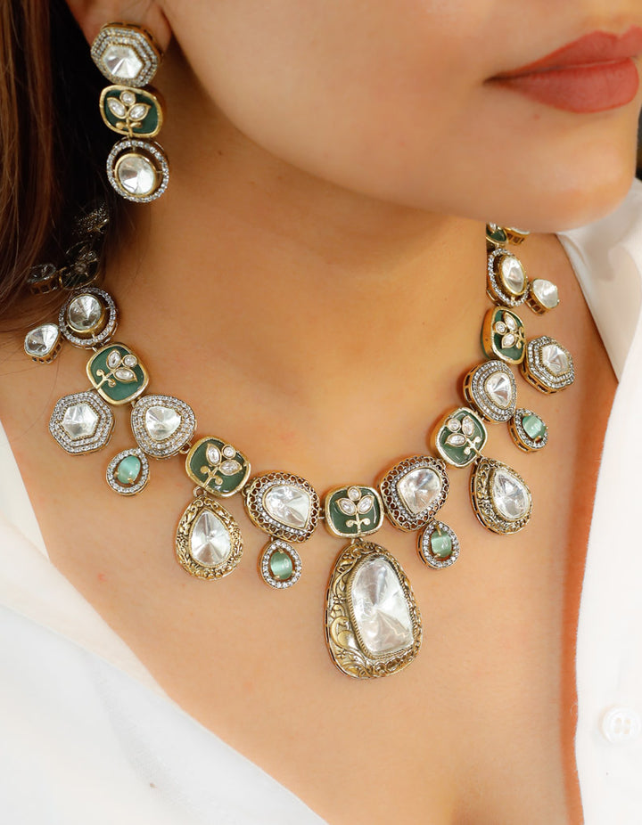 Iraahi Necklace