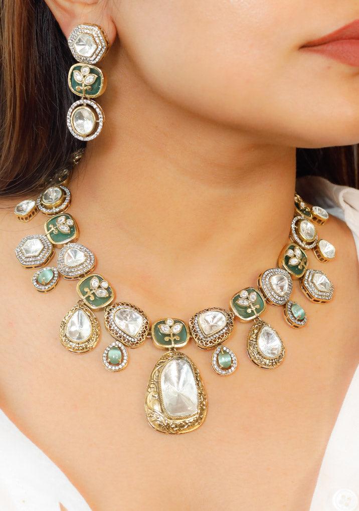 Iraahi Necklace