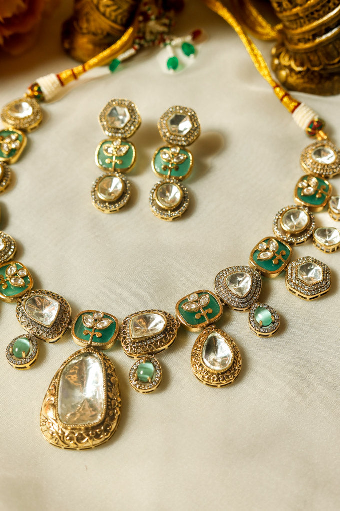 Iraahi Necklace