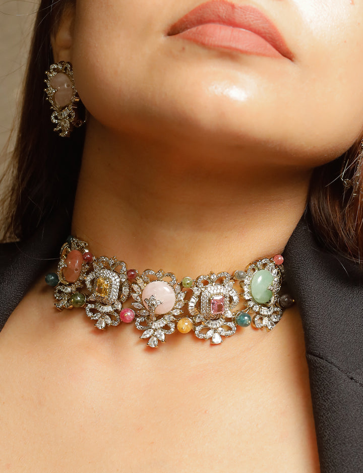 Kaavya Necklace Set