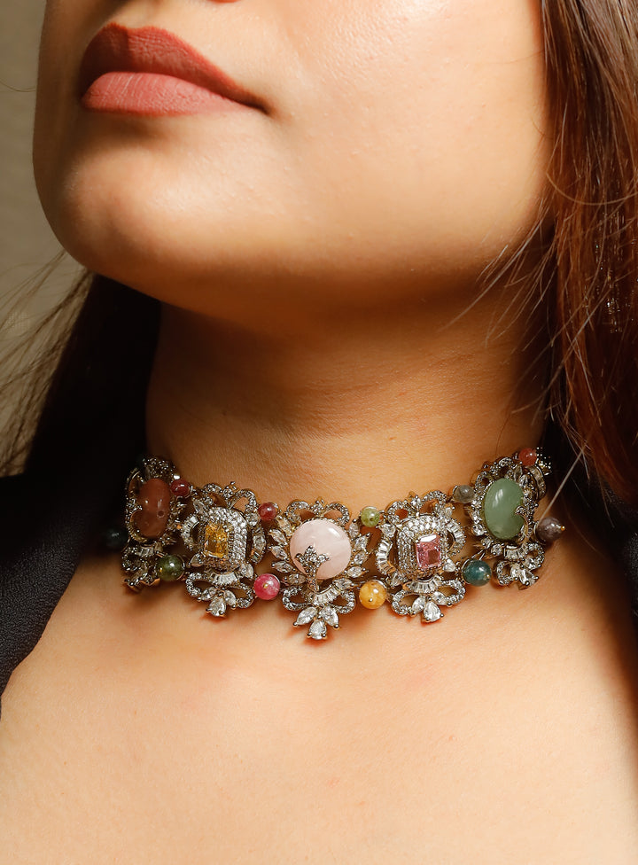 Kaavya Necklace Set