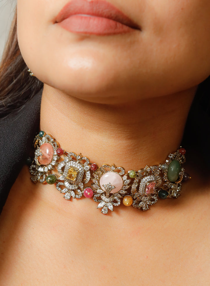 Kaavya Necklace Set