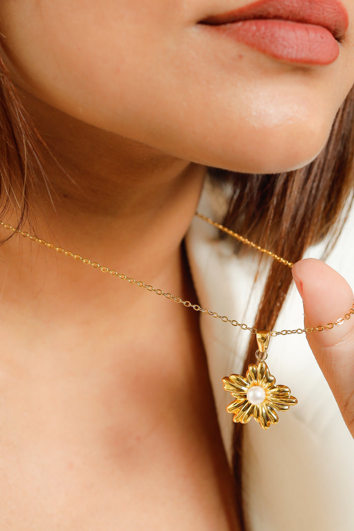 SunKissed Necklace Set