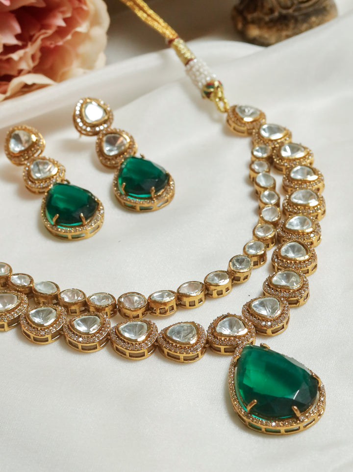 Vanya Necklace Set