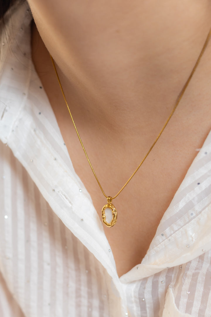 Ethereal Glow Necklace